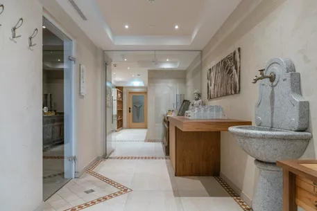 Wasserbrunnen im Wellnessbereich - Hotel Kerschdorfer, Kaltenbach Zillertal