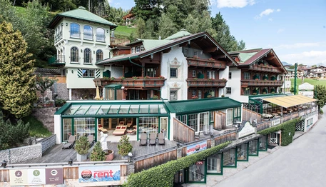 Hotel Kerschdorfer Ansicht im Sommer