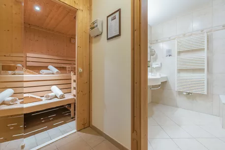 Hotel Kerschdorfer Zillertal Familien Suite Bad und finnische Sauna