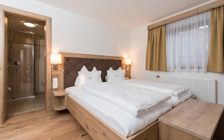 Doppelzimmer_mit_Bad_Landhaus_Kerschdorfer