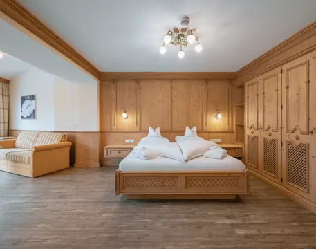 Hotel Kerschdorfer Zillertal Juniorsuite Tirol deluxe Doppelbett