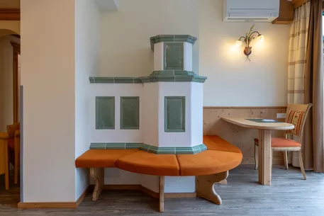 Hotel Kerschdorfer Zillertal Juniorsuite Tirol deluxe Kachelofen