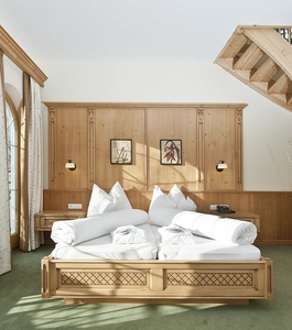 Hotel Kerschdorfer Zillertal Panorama Suite Bett
