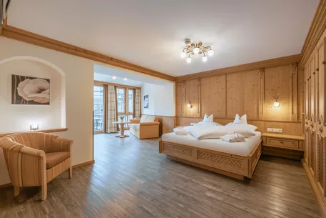 Hotel Kerschdorfer Zillertal Juniorsuite Tirol deluxe Doppelbett